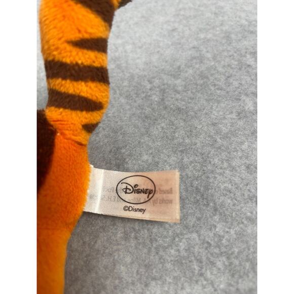 Disney Winnie the Pooh Tiger Plush Stuffed Animal Easter Bunny Dann Dee 7" - Picture 4 of 4